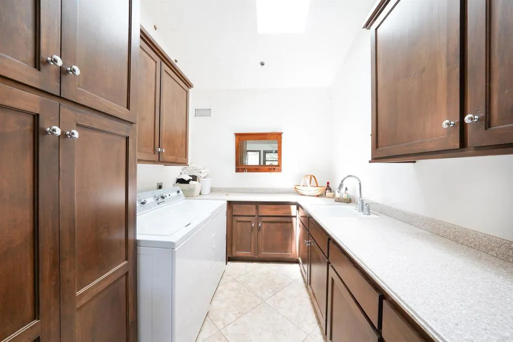 https://cdn.realtyfeed.com/cdn/127/306653989/a797a00361913eaaf3b0d3b348e7778e.webp