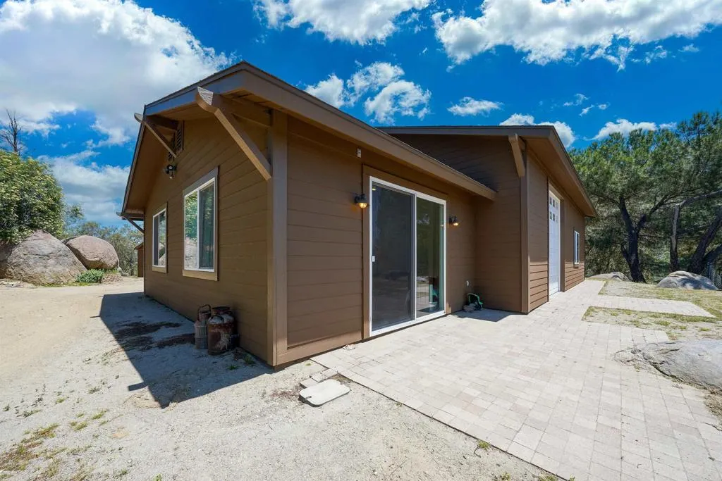 https://cdn.realtyfeed.com/cdn/127/306653989/b4c9ceb33602a66318186898a59eebba.webp
