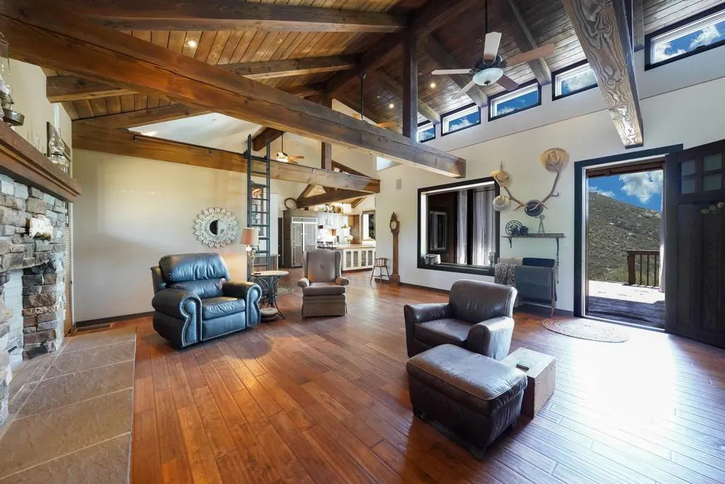 https://cdn.realtyfeed.com/cdn/127/306653989/c9ec10a65b14dbb544686d9beaded05b.webp