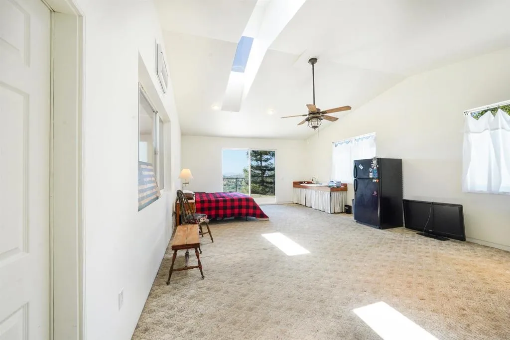 https://cdn.realtyfeed.com/cdn/127/306653989/dab6217d6ac972f12ffe8f405fc52b55.webp