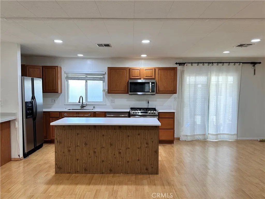 14055 Lake View Drive, La Mirada, CA 90638 - Photo 4 of 23, La Mirada, CA