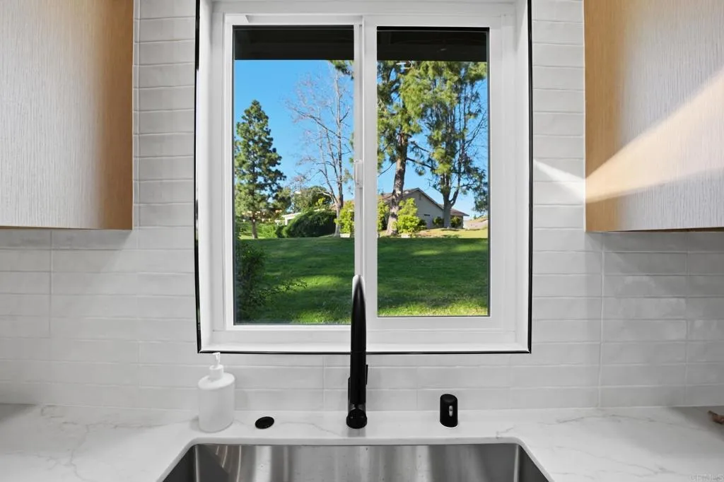 https://cdn.realtyfeed.com/cdn/127/306654041/6e3896acd3efe5189d8680f615881b99.webp