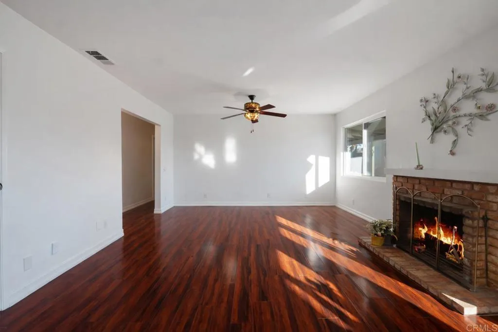 https://cdn.realtyfeed.com/cdn/127/306654056/2dd37a4cb8ba1c11a732ab508431f92b.webp