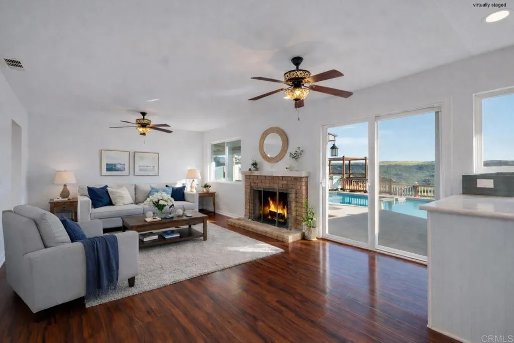 https://cdn.realtyfeed.com/cdn/127/306654056/c94d98d0019a00015c5eb52578def5a7.webp