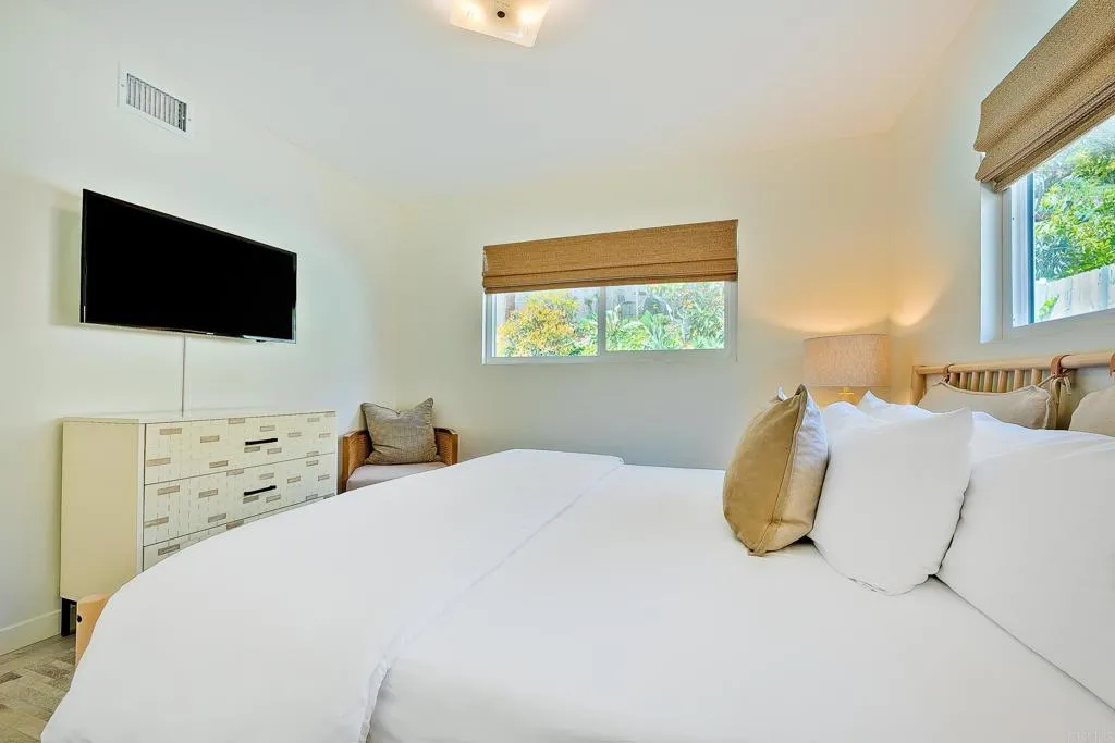 https://cdn.realtyfeed.com/cdn/127/306654141/93f17121b3d863141db0ca2e818acb30.webp