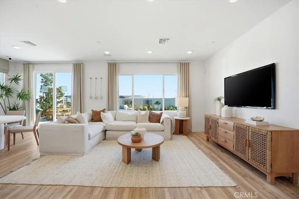 3223 E Avenue J-4 Drive, Lancaster, CA 93535 - Photo 5 of 37, Lancaster, CA