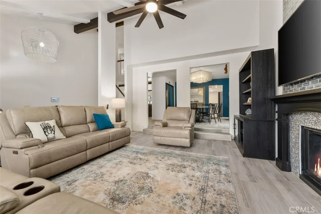 https://cdn.realtyfeed.com/cdn/127/306654324/ab1fdde87e79c18012027c14397a5338.webp