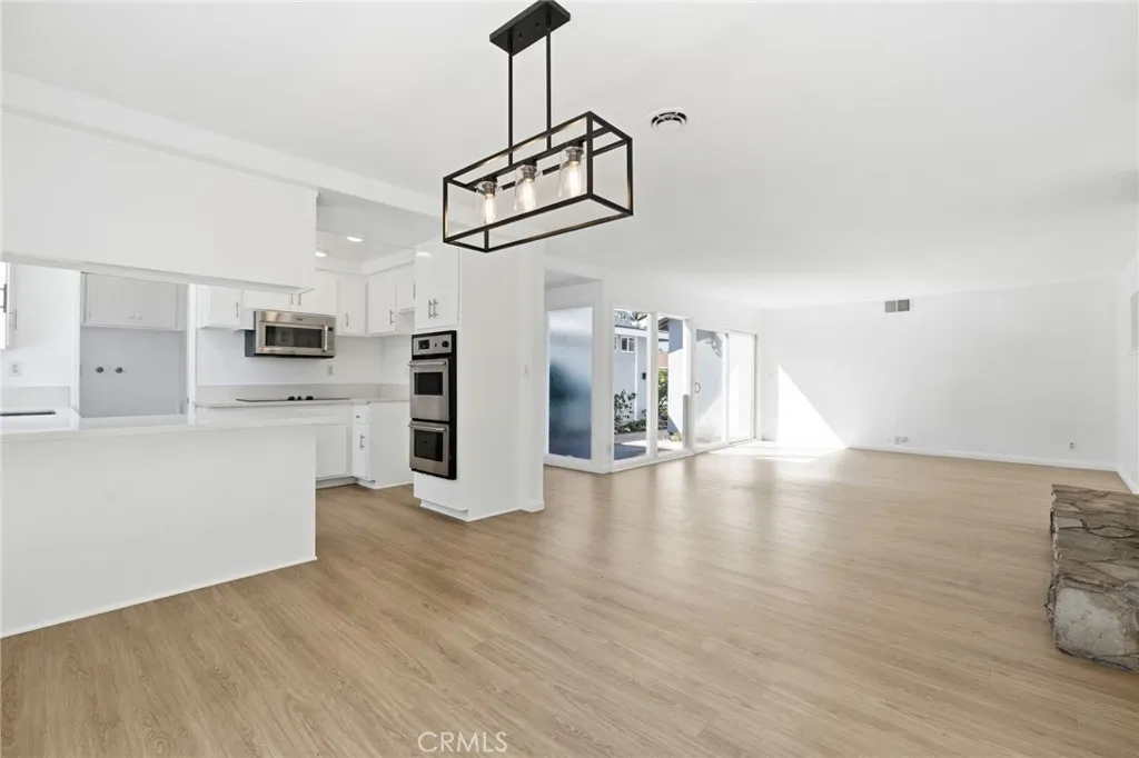 22102 Surfrider Lane, Huntington Beach, CA 92646 - Photo 4 of 23, Huntington Beach, CA