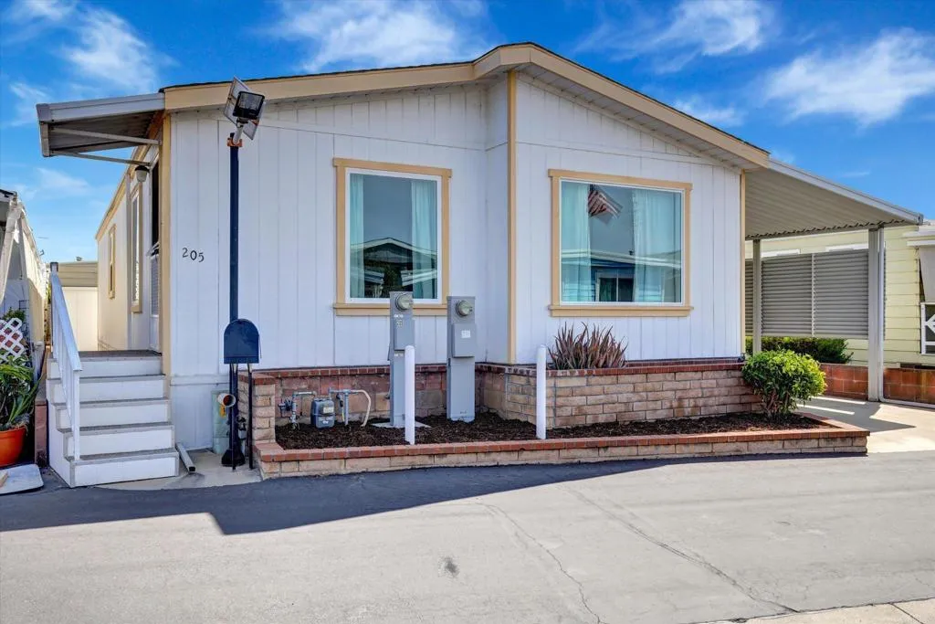 205 Mockingbird Lane, Oceanside, CA 92057 - Photo 3 of 28, Oceanside, CA