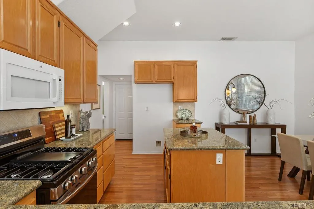 https://cdn.realtyfeed.com/cdn/127/306654535/261c5b44ecd7b54bffc268099fd07528.webp