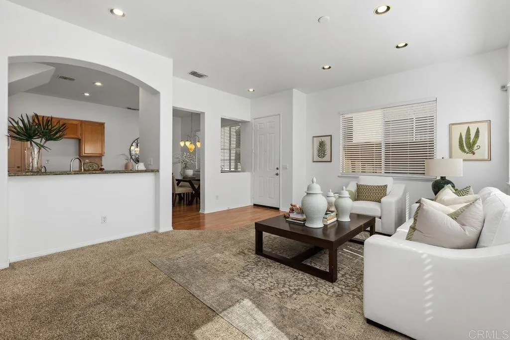 https://cdn.realtyfeed.com/cdn/127/306654535/b0e8f44e25c1e2b09388a7488b8c7042.webp