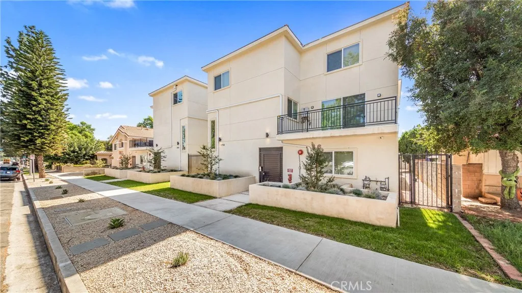 Granada Hills, CA 91344