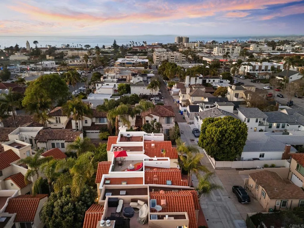 https://cdn.realtyfeed.com/cdn/127/306654561/3ee2055a7e3b21453c7fcb6e50d2ec23.webp