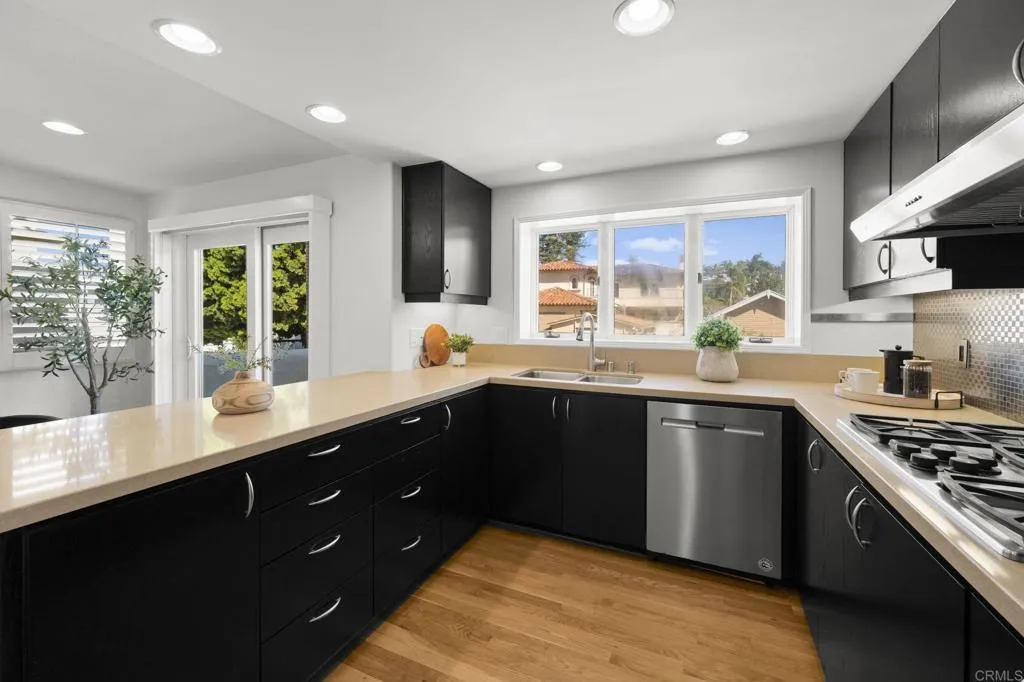 https://cdn.realtyfeed.com/cdn/127/306654561/b530b1992e69f2907ce81b99a19dff36.webp