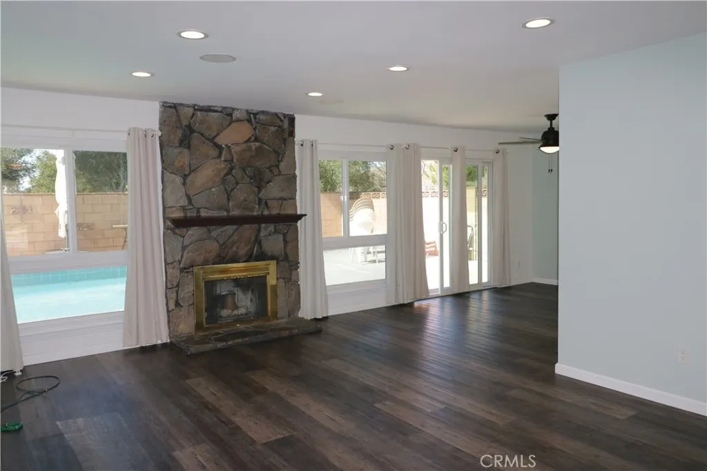 27521 Glasser, Canyon Country, CA 91351 - Photo 3 of 22, Canyon Country, CA
