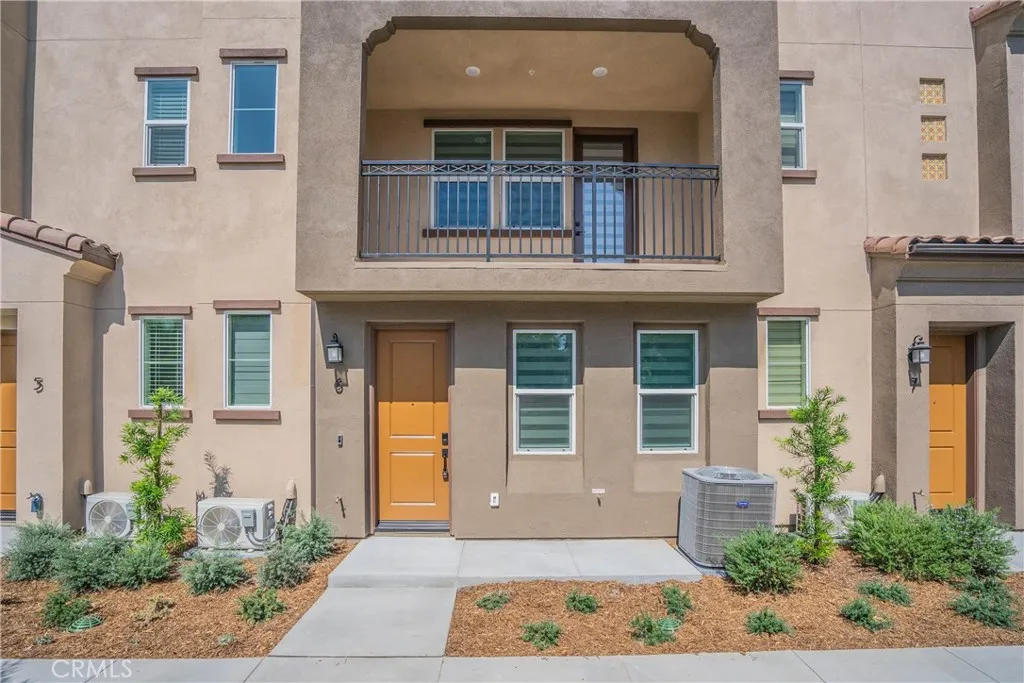 2317 W Broadway Unit 6, Anaheim, CA 92804 - Main photo, Anaheim, CA