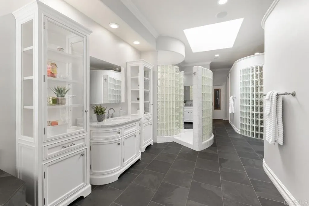 https://cdn.realtyfeed.com/cdn/127/306654709/2052681a75e9fa19ab4b923c923e3de4.webp