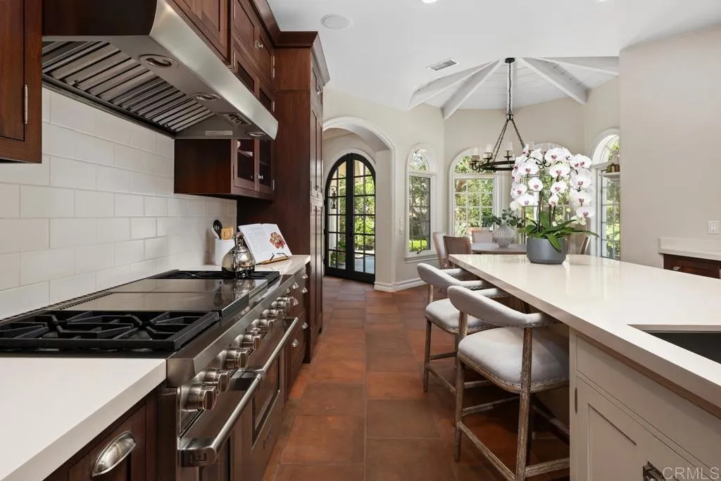 https://cdn.realtyfeed.com/cdn/127/306654709/3c50888733ae964d48d614fc49d3b536.webp