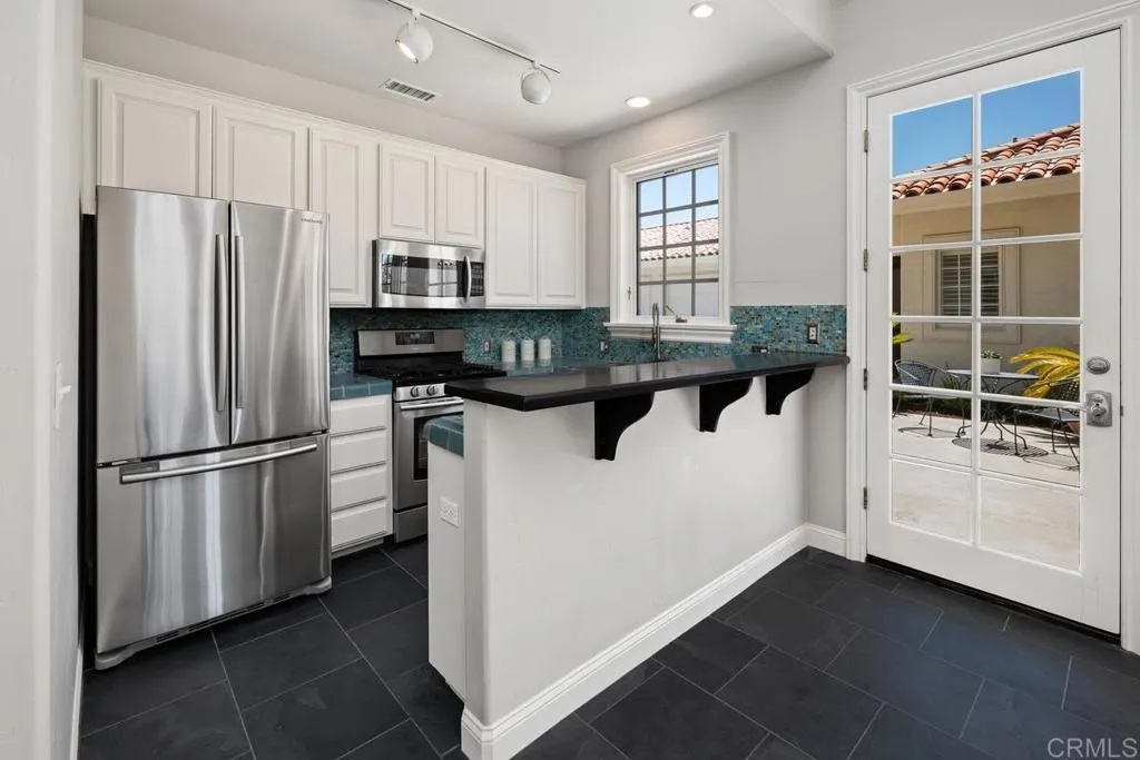 https://cdn.realtyfeed.com/cdn/127/306654709/796c9ac5251d9ef0f6f523dec7c6dab7.webp