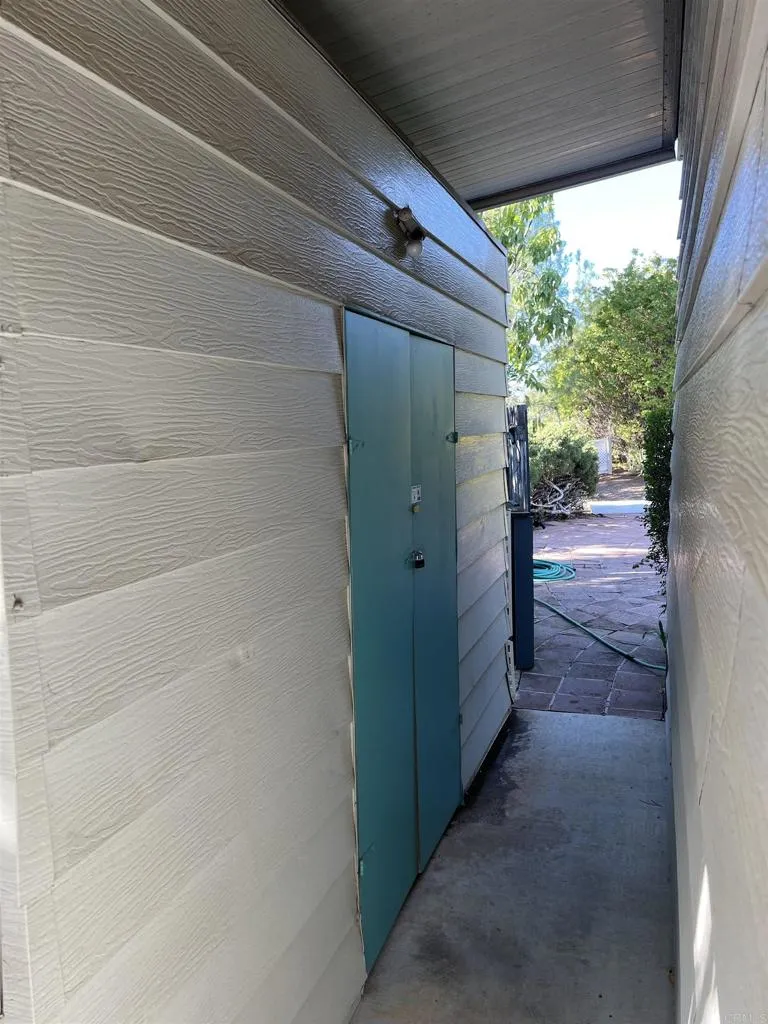 https://cdn.realtyfeed.com/cdn/127/306654888/108420089f1f1919d516fd1ff099b0d3.webp