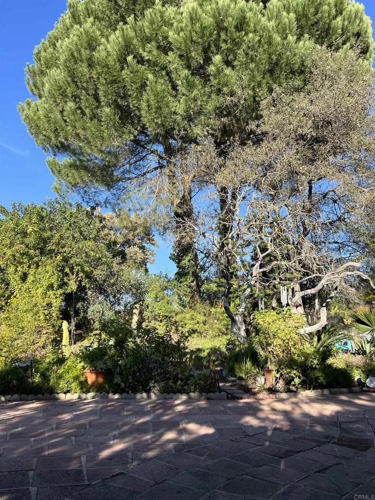 https://cdn.realtyfeed.com/cdn/127/306654888/c676d7734dab92f8723c29d406c100a3.webp