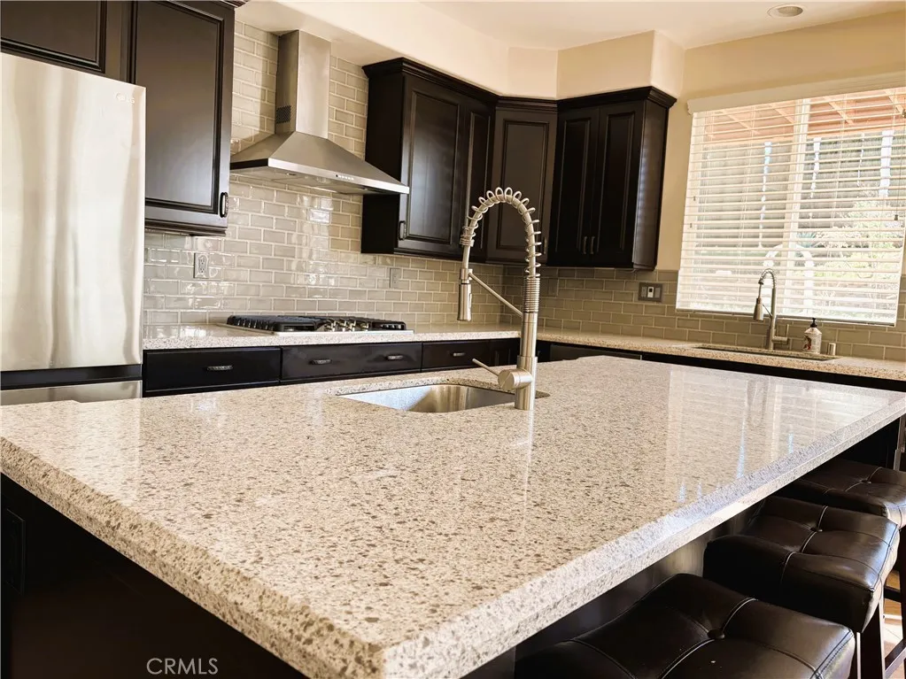 https://cdn.realtyfeed.com/cdn/127/306654959/04a31c4ca1bd85da45606fee3b3847b4.webp