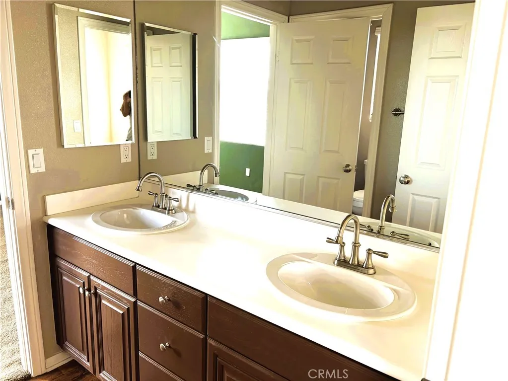 https://cdn.realtyfeed.com/cdn/127/306654959/2a16209306bcbd6c36403a6cbdfdacb4.webp