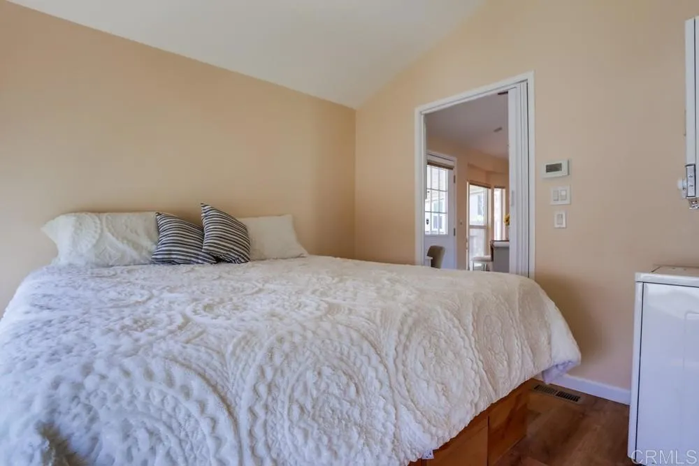 https://cdn.realtyfeed.com/cdn/127/306654985/89f59d05bd16f11b72ecc609a59b0751.webp