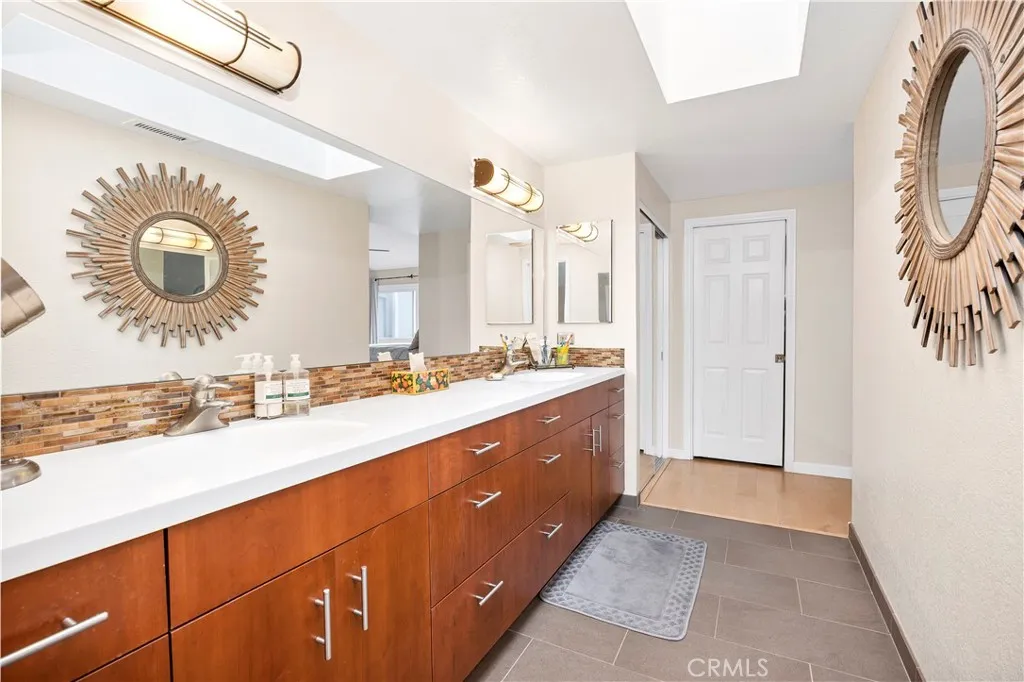 https://cdn.realtyfeed.com/cdn/127/306654989/246f998b2584b2805067eeee5f15ddd1.webp