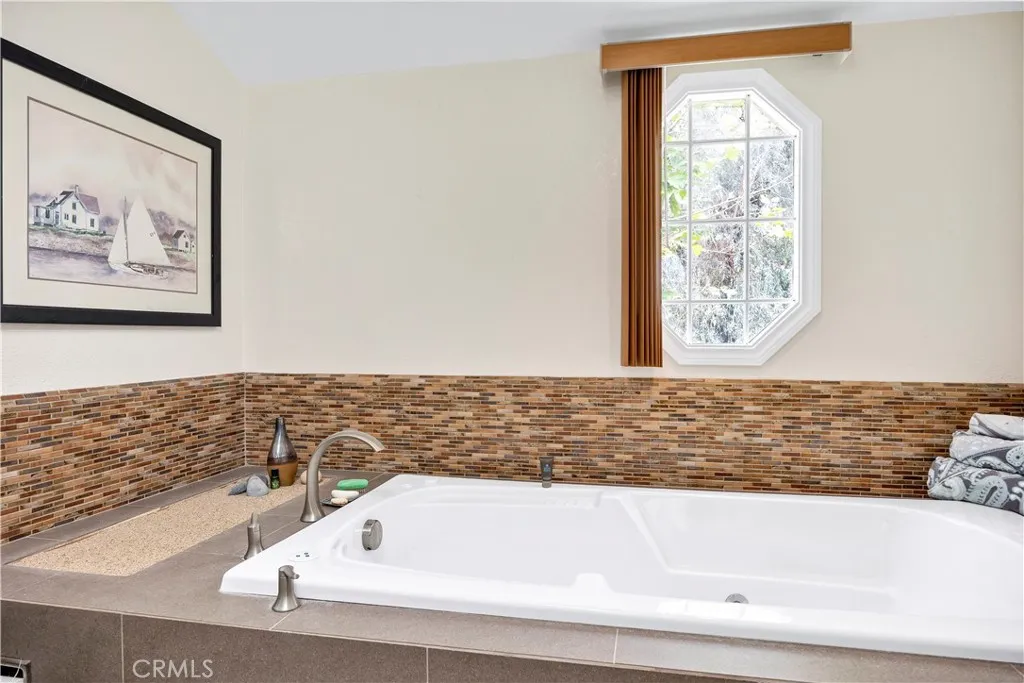 https://cdn.realtyfeed.com/cdn/127/306654989/7362f638dc8932ef66b47994ff8d3626.webp