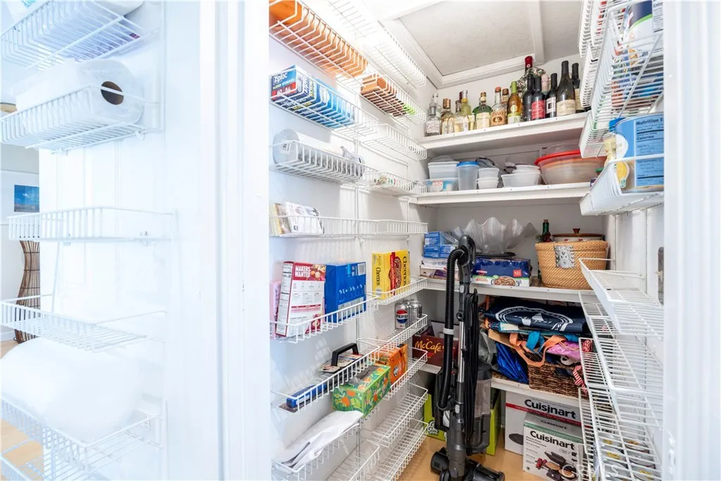 https://cdn.realtyfeed.com/cdn/127/306654989/bc4fef3a3bb6a0bae09e866c505956d2.webp