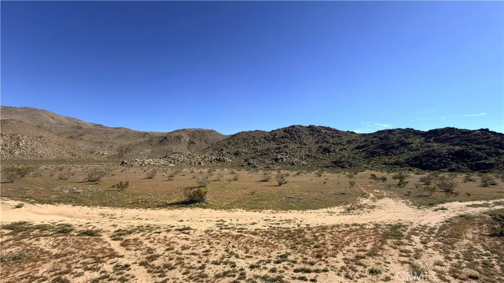 Apple Valley, CA 92307