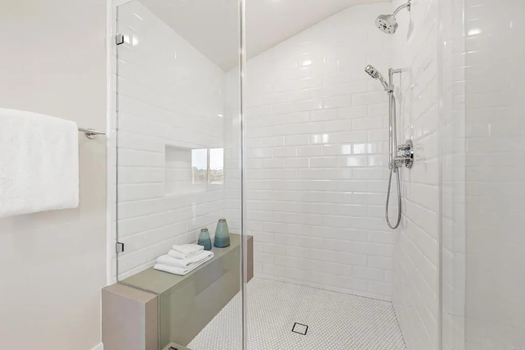 https://cdn.realtyfeed.com/cdn/127/306655032/94e867901d527332a7ba50a312e369c2.webp