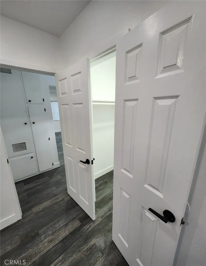 Los Angeles, CA 90044