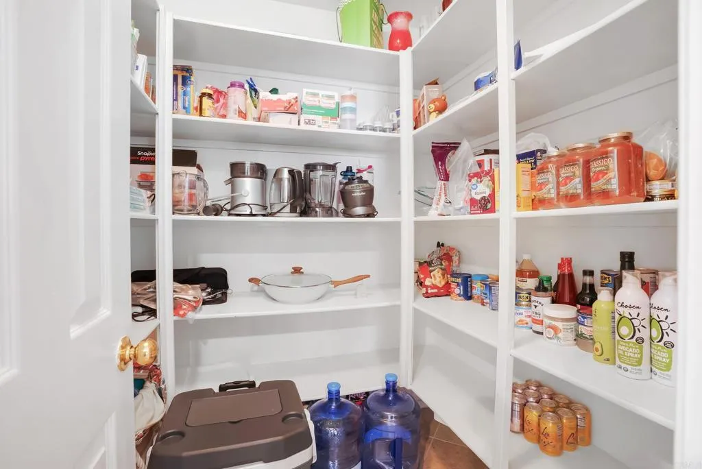 https://cdn.realtyfeed.com/cdn/127/306655061/3a47e6312055c488c35778d2983c2649.webp