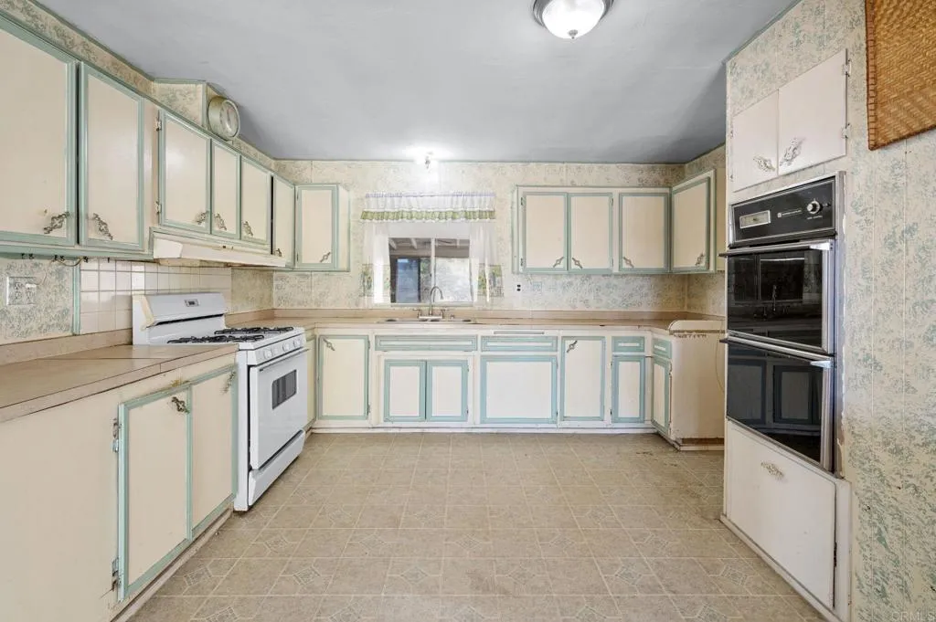 https://cdn.realtyfeed.com/cdn/127/306655070/a63dba551ae248f15a9b5adacb94540e.webp