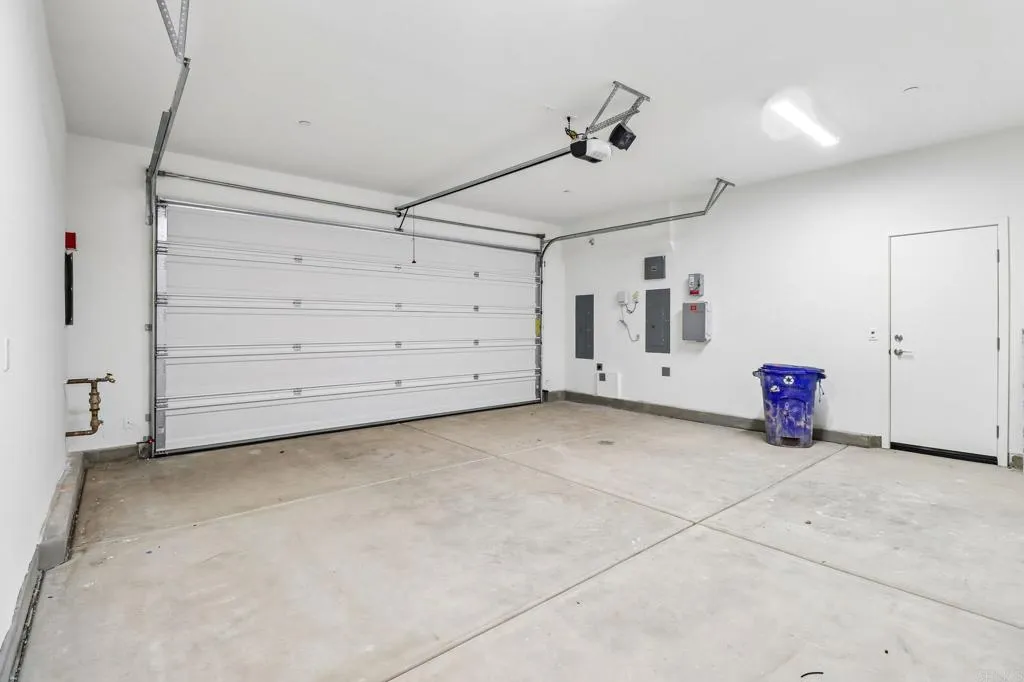 https://cdn.realtyfeed.com/cdn/127/306655098/1aa7617cb54448038d122e350d4b5cdb.webp