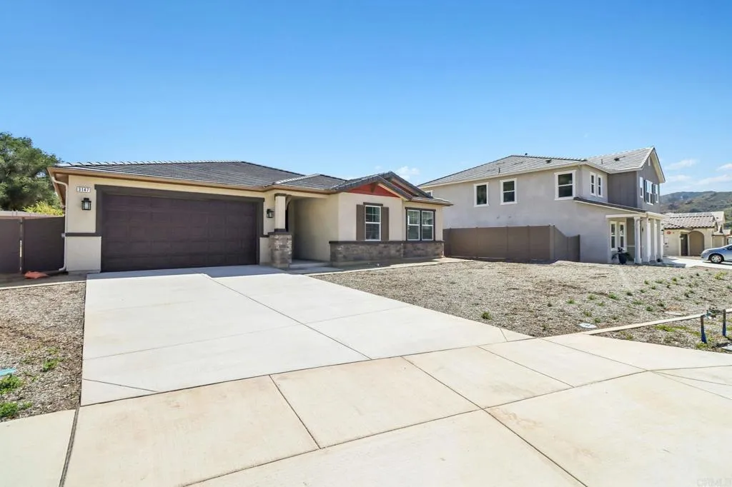 https://cdn.realtyfeed.com/cdn/127/306655098/92eeb9f11d5155b3a4730437bf94a2e5.webp