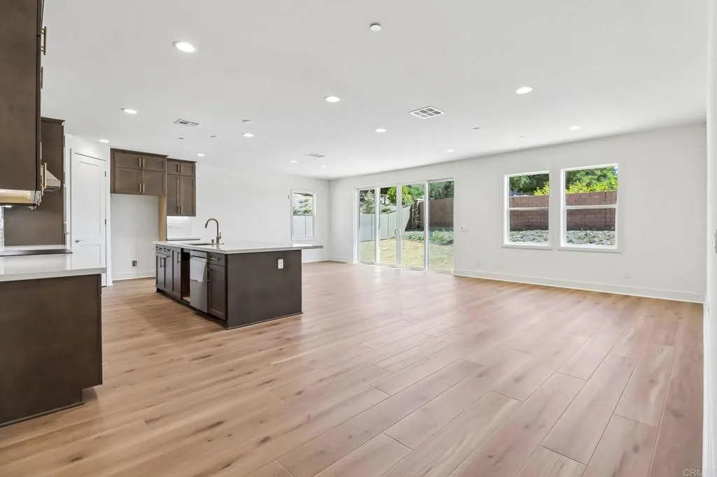 https://cdn.realtyfeed.com/cdn/127/306655098/9671b5f746456053c53ab9a735758d04.webp