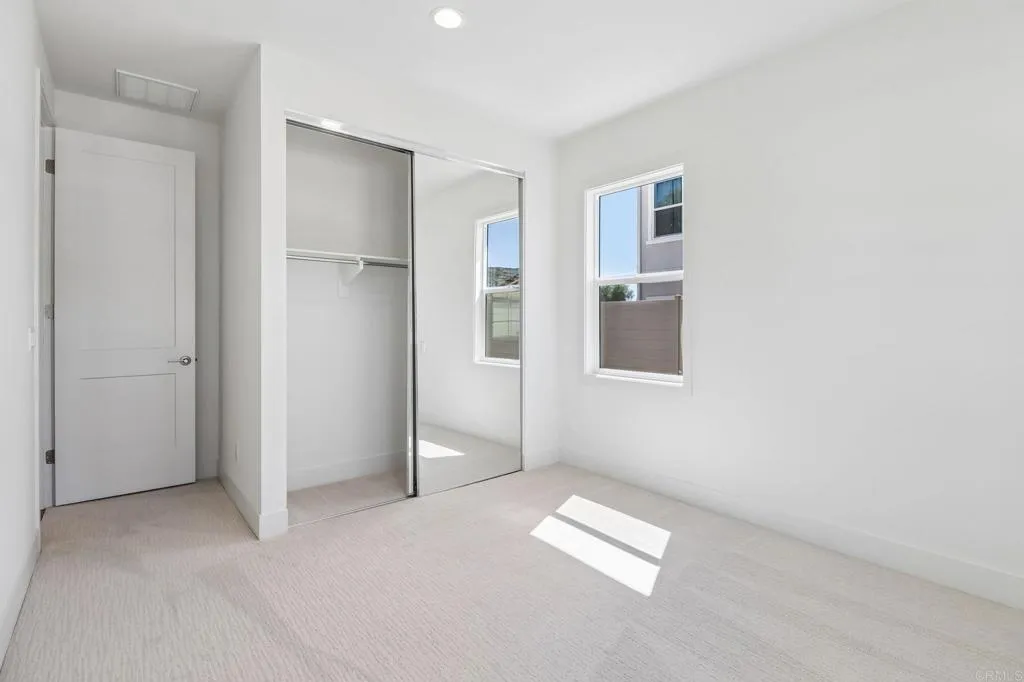 https://cdn.realtyfeed.com/cdn/127/306655098/a1e47a962ebb86abf3314a055abdc640.webp