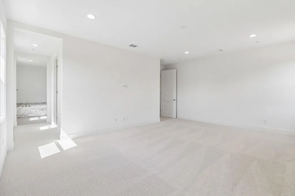 https://cdn.realtyfeed.com/cdn/127/306655098/a2a0fd8aacc027563b31277af4d6b891.webp