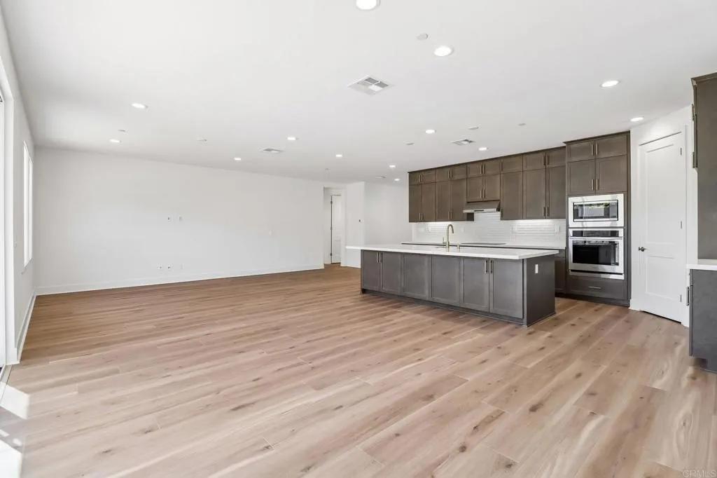 https://cdn.realtyfeed.com/cdn/127/306655098/af87d7f3e2998d8d021c61e9335e19f5.webp