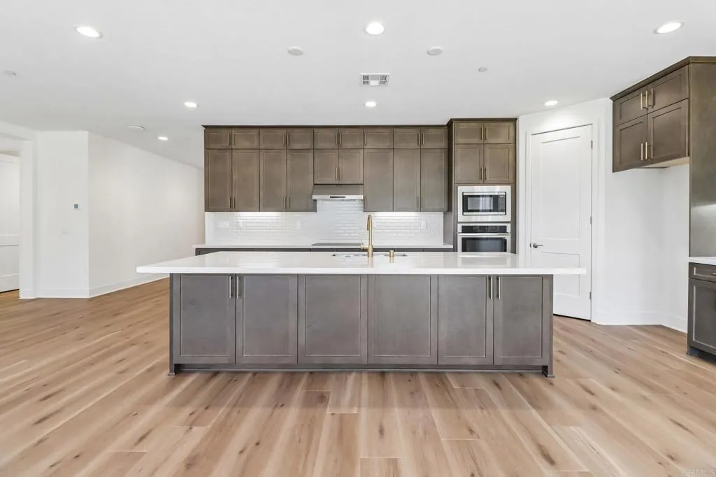 https://cdn.realtyfeed.com/cdn/127/306655098/b7664c302a7324d50995b486fdf6e65c.webp