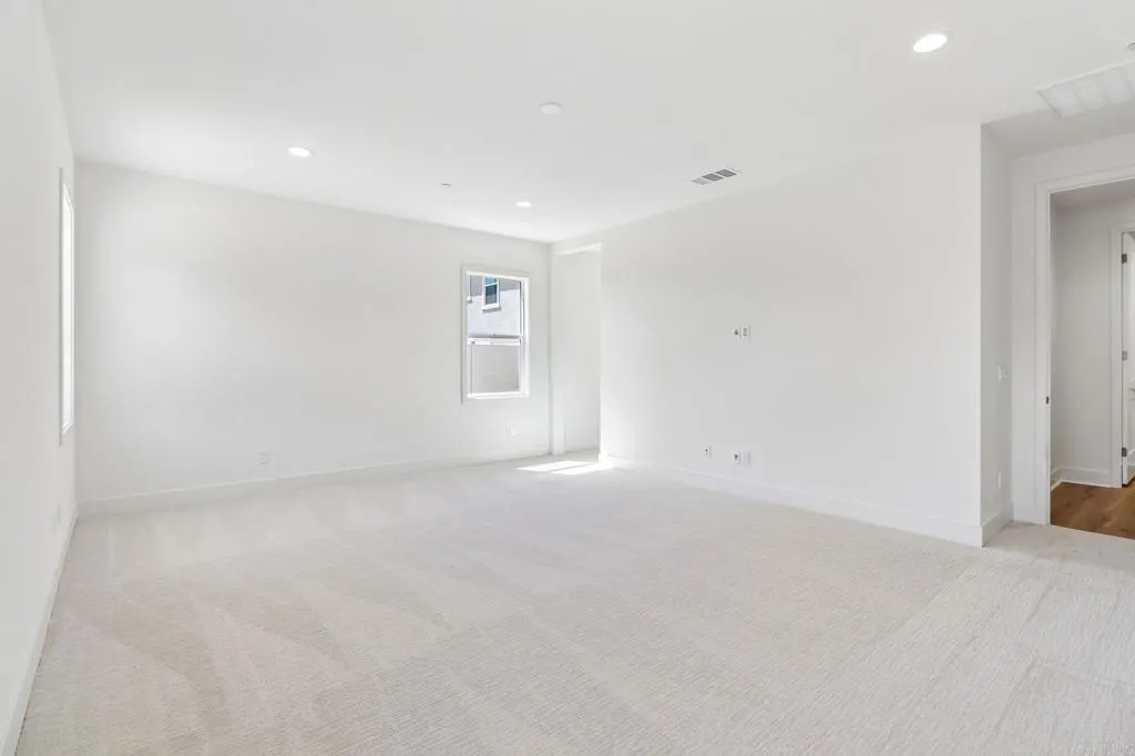 https://cdn.realtyfeed.com/cdn/127/306655098/f933e34963b57248b3507f28a2d948a1.webp