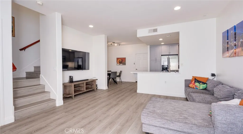 https://cdn.realtyfeed.com/cdn/127/306655114/85bf95352896bea8264cbccdea3d8dcc.webp