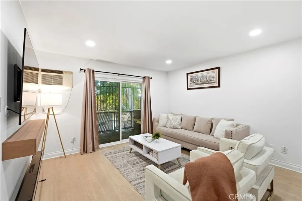 6904 Radford Unit 5, North Hollywood, CA 91605 - Photo 4 of 30, North Hollywood, CA