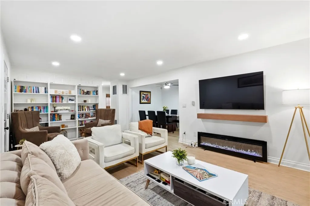 6904 Radford Unit 5, North Hollywood, CA 91605 - Photo 5 of 30, North Hollywood, CA