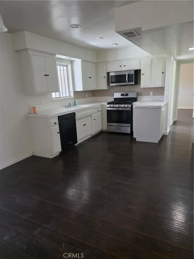 766 Pillsbury, Lancaster, CA, 93535