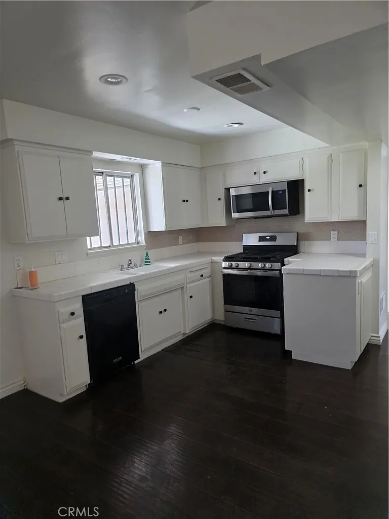 766 Pillsbury, Lancaster, CA, 93535