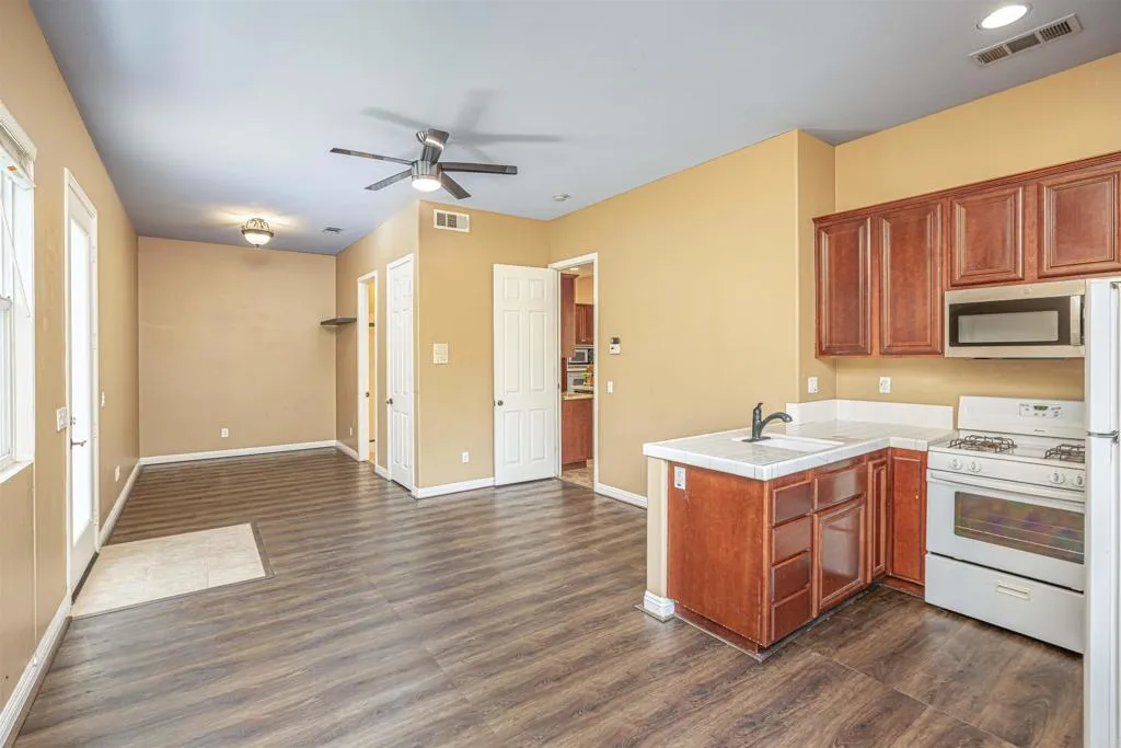 https://cdn.realtyfeed.com/cdn/127/306655170/8a4822e6580ad7b302a1a882d0239111.webp